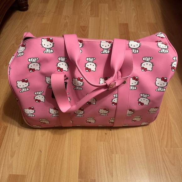 Hello Kitty pink duffle bag roller - Picture 2 of 3